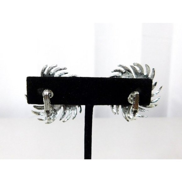 Vintage Sarah Coventry Pinwheel Silver Tone Faux Pearl Center Clip on Earrings - Picture 7 of 8